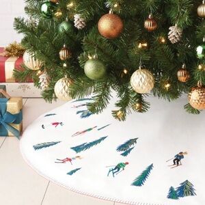 NWT WONDERSHOP Skiing Christmas Tree Skirt